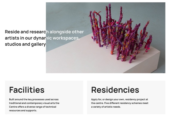Webpage with text that changes colour where it meets with an image.